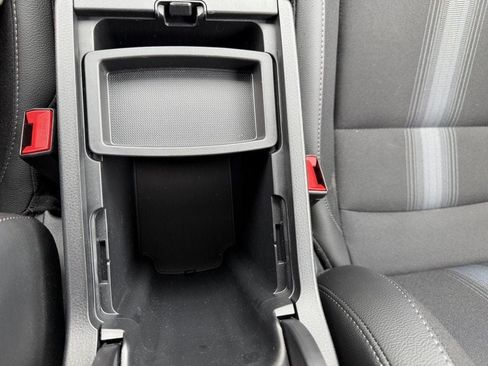 Used 2025 Honda Civic Sport image 25
