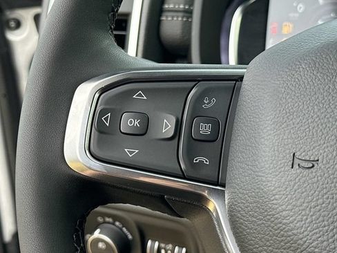 New 2026 RAM 2500 Laramie AWD/4WD image 24