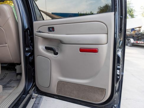 Used 2004 Chevrolet Silverado 3500 LT w/ Heavy-Duty Power Package image 17