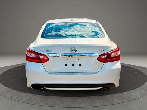 Used 2017 Nissan Altima 2.5 SV FWD image 5