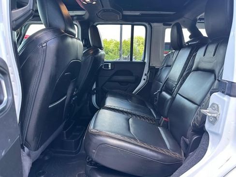 Used 2023 Jeep Wrangler Unlimited Sahara AWD/4WD image 12
