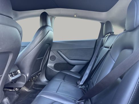 Used 2022 Tesla Model Y Performance image 17