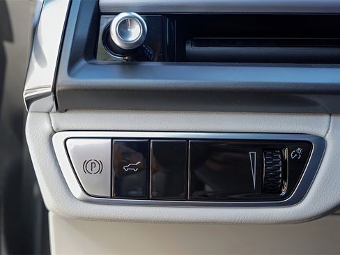 New 2026 Cadillac Vistiq Luxury image 14