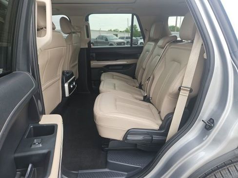 Used 2024 Ford Expedition Limited AWD/4WD image 17