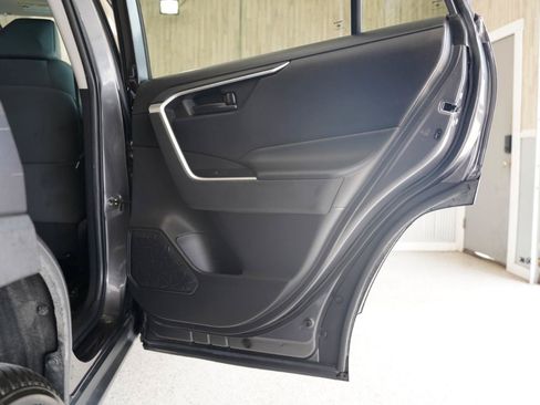 Used 2022 Toyota RAV4 LE AWD/4WD image 35