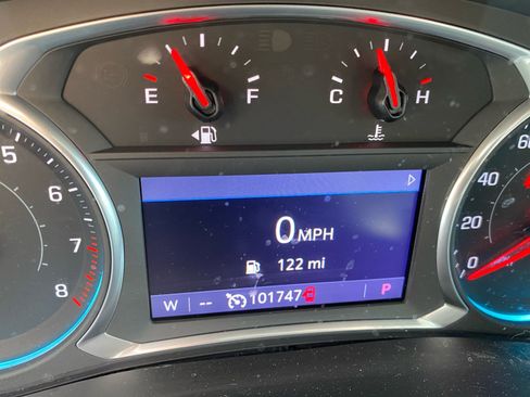 Used 2020 Chevrolet Traverse LT FWD image 11