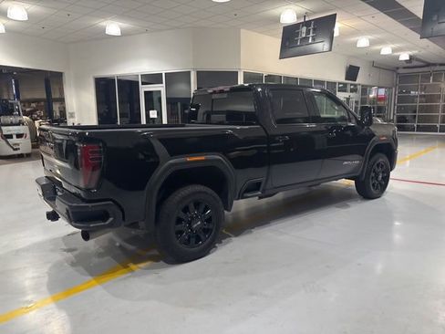Used 2024 GMC Sierra 2500 AT4 w/ Technology Package image 9