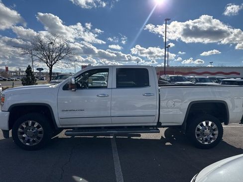 Used 2016 GMC Sierra 2500 Denali w/ Driver Alert Package image 8