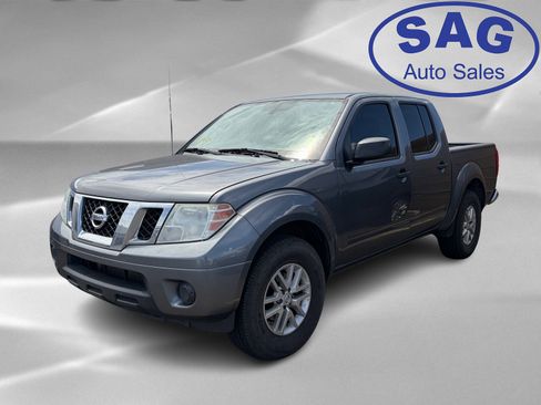 Used 2019 Nissan Frontier SV image 5