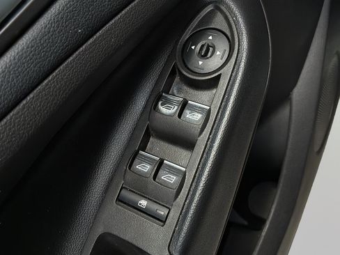 Used 2017 Ford Escape SE w/ Equipment Group 201A FWD image 12
