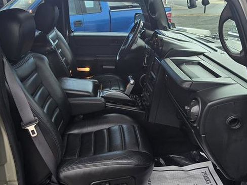 Used 2005 HUMMER H2 SUT w/ Preferred Equipment Group image 26