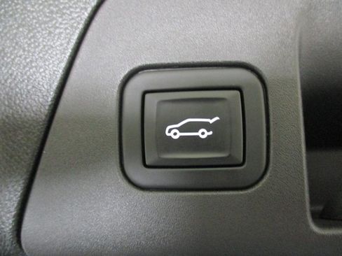 Used 2023 Buick Envision Essence w/ Sport Touring Package image 15