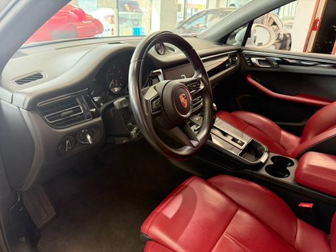 Used 2024 Porsche Macan Turbo AWD/4WD image 21