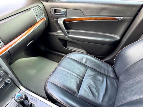 Used 2011 Lincoln MKZ w/ 101A Rapid Spec Order Code image 32