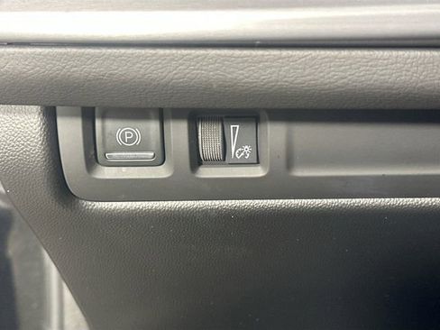 Used 2024 Cadillac XT4 Sport w/ Technology Package AWD/4WD image 10