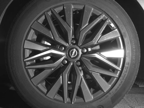 Used 2025 Nissan Altima 2.5 SV image 12