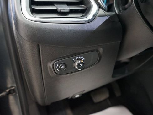 Used 2020 Chevrolet Equinox LS image 25