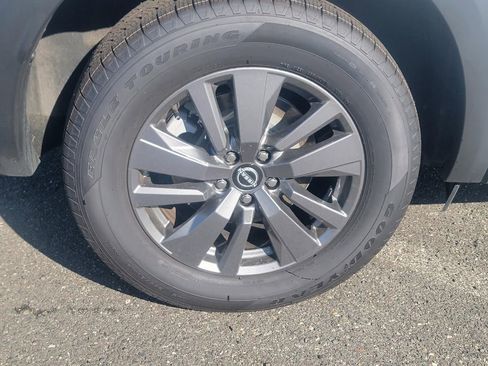 Used 2024 Nissan Pathfinder SV AWD/4WD image 9