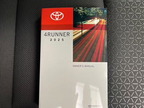 Used 2025 Toyota 4Runner SR5 image 27