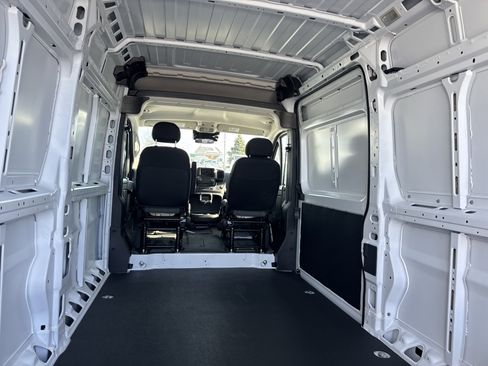 Used 2024 RAM ProMaster 2500 image 6