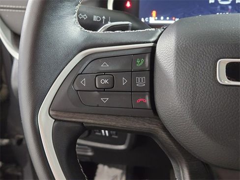 Used 2022 Jeep Grand Cherokee L Limited image 31