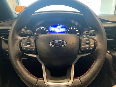 Used 2023 Ford Explorer ST-Line w/ Class IV Trailer Tow Package AWD/4WD image 17