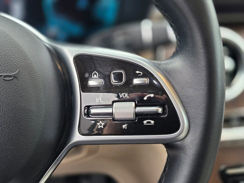 Used 2022 Mercedes-Benz GLC 300 image 23