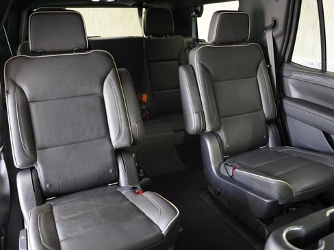 Used 2021 GMC Yukon SLT w/ SLT Luxury Package AWD/4WD image 34
