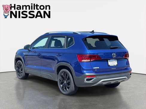 Used 2022 Volkswagen Taos SE FWD image 4