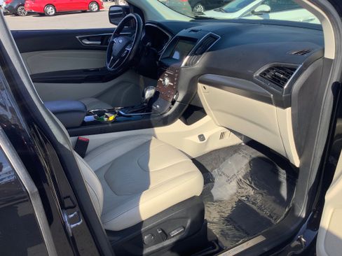 Used 2017 Ford Edge Titanium w/ Equipment Group 301A image 16