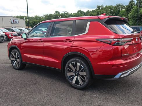 New 2025 Mitsubishi Outlander AWD image 14