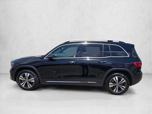 Used 2025 Mercedes-Benz GLB 250 image 9