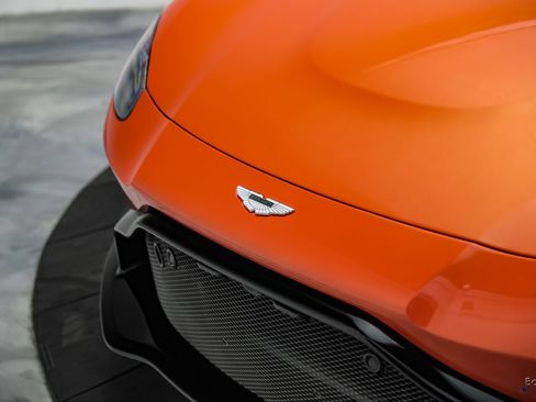 Used 2020 Aston Martin V8 Vantage Coupe RWD image 36
