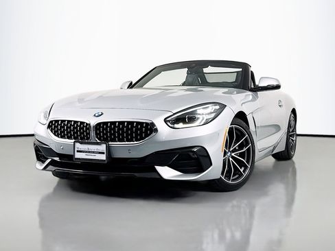 Used 2021 BMW Z4 sDrive30i w/ Executive Package image 2