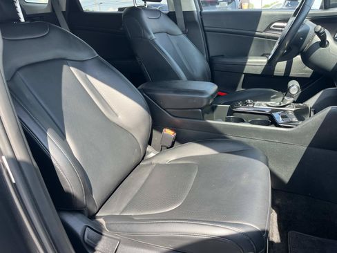 Used 2024 Kia Sportage EX FWD image 27