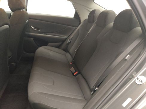 Used 2024 Hyundai Elantra SE FWD image 18