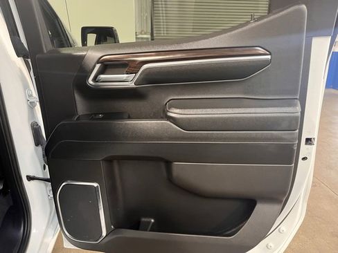 Used 2024 GMC Sierra 1500 SLT image 15