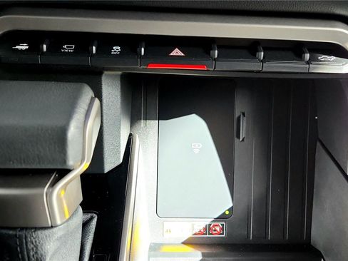 Used 2025 Toyota Tundra Limited image 41