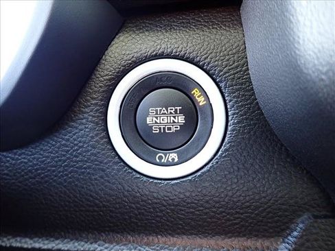 Used 2023 RAM 1500 Laramie AWD/4WD image 21