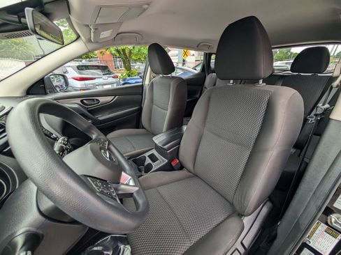 Used 2021 Nissan Rogue Sport S image 16