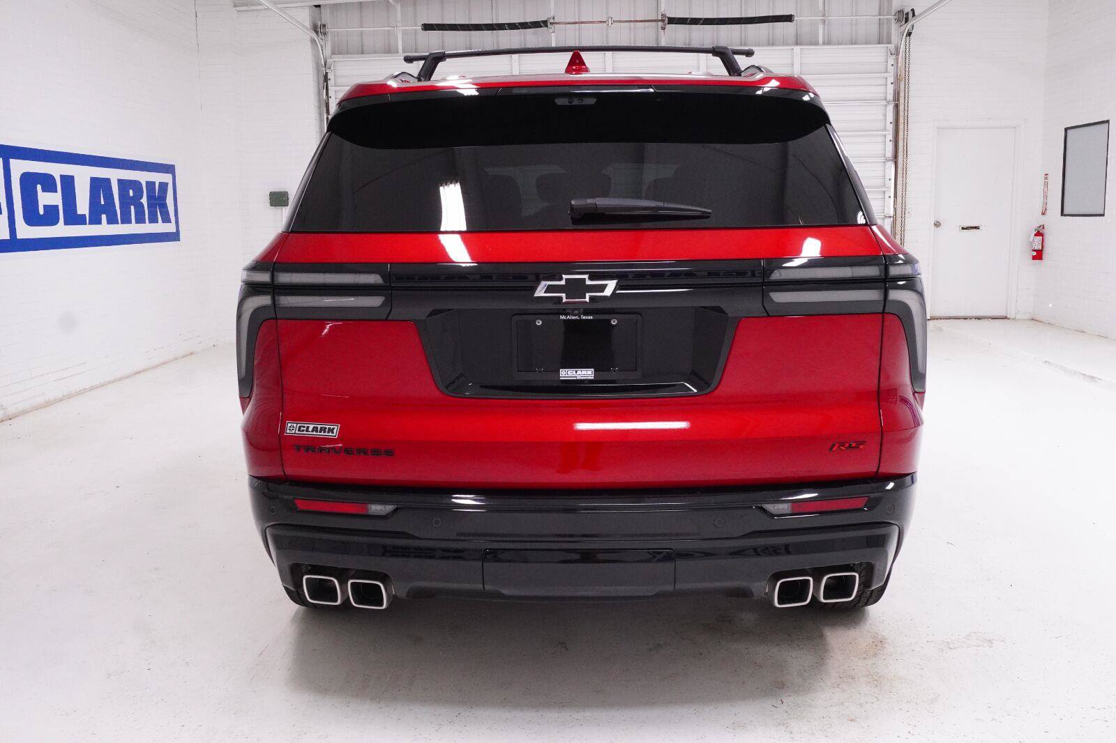 Used 2025 Chevrolet Traverse RS w/ LPO, Floor Liner Package FWD image 39