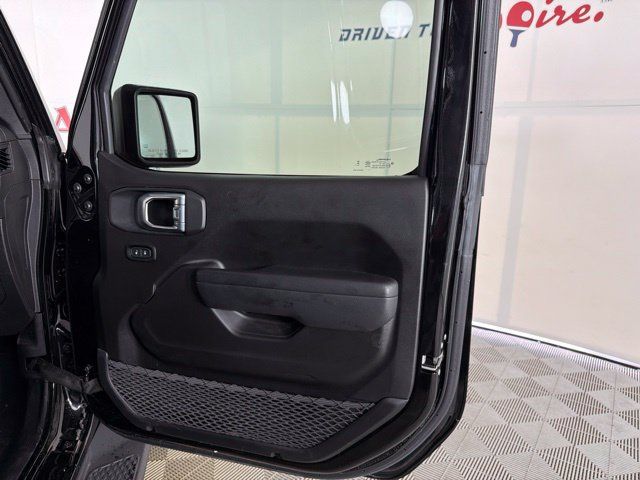 Used 2025 Jeep Gladiator Sport AWD/4WD image 34