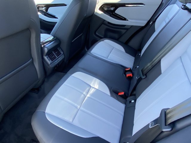 Used 2026 Land Rover Range Rover Evoque Dynamic SE AWD/4WD image 15