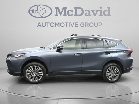 Used 2022 Toyota Venza XLE AWD/4WD image 5