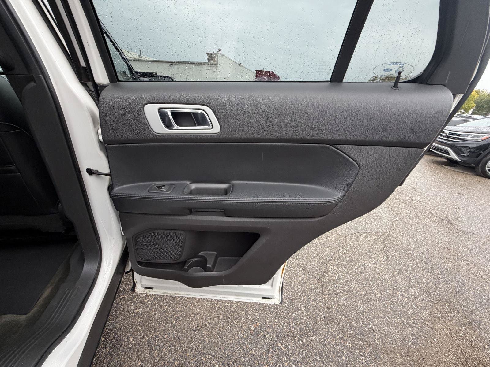 Used 2014 Ford Explorer XLT w/ Equipment Group 202A FWD image 27