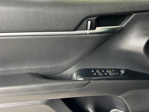 Certified 2019 Toyota Camry SE FWD image 12