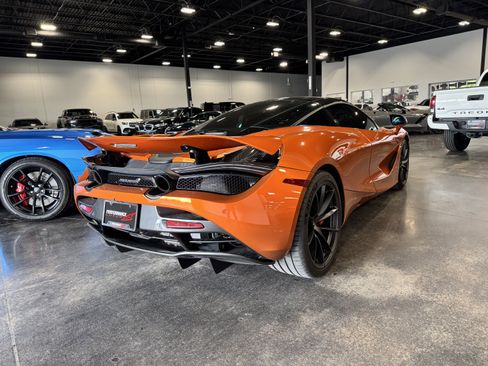 Used 2019 McLaren 720S image 3