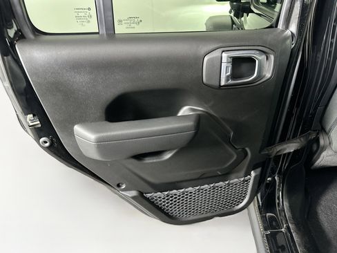 Used 2023 Jeep Wrangler Unlimited w/ Sun & Screen Package AWD/4WD image 25