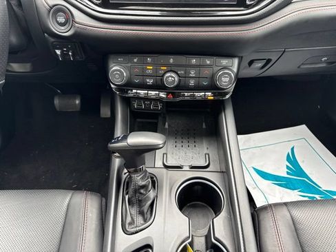 Used 2025 Dodge Durango GT AWD/4WD image 18