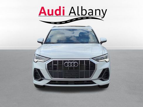 Certified 2025 Audi Q3 2.0T Premium Plus w/ Premium Plus Package image 9